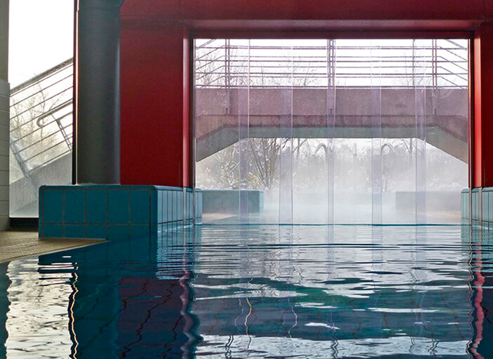 Pool mit Salzelektrolyse im Winter pflegen